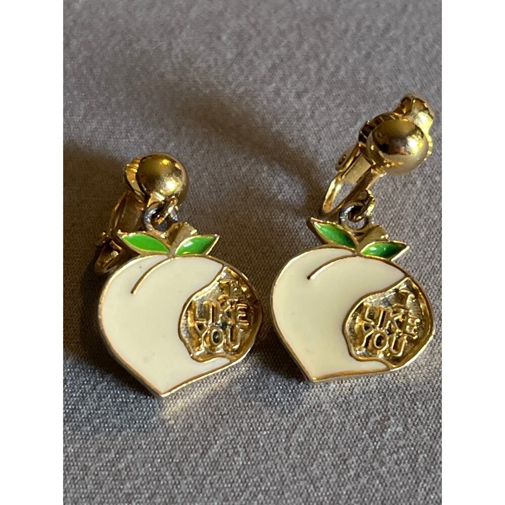 Kitschy peach I Like You Clip on earrings